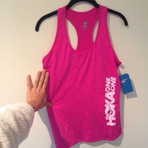 hoka tank top